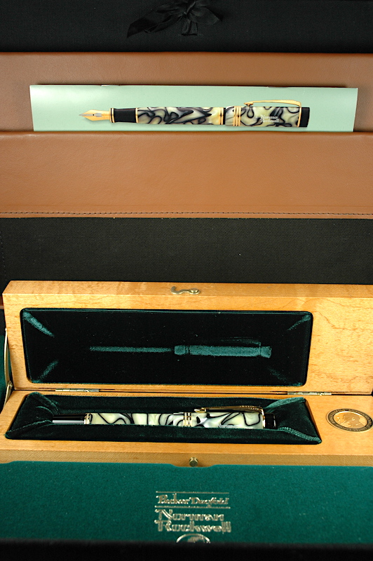 Pre-Owned Pens: 5721: Parker: Duofold Norman Rockwell